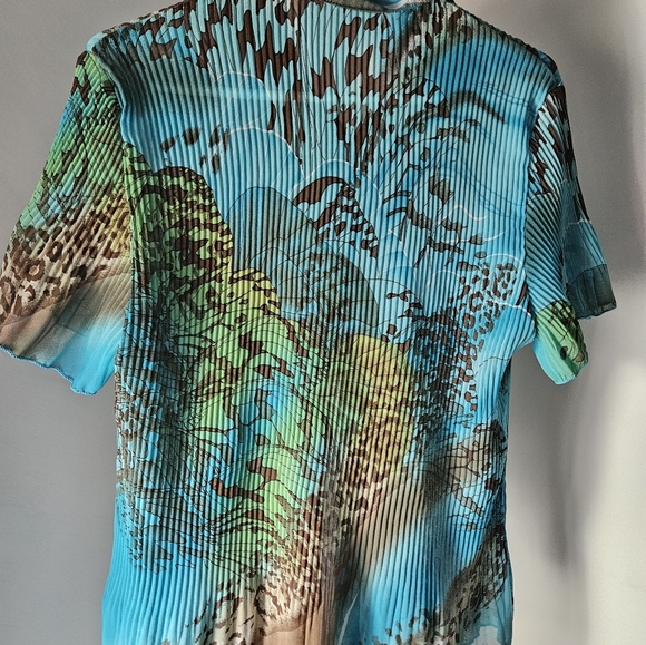 Monarch Butterfly Print Button up shirt ♡ - Picture 5 of 6